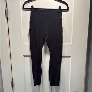 Lululemon Athletica Black Leggings Align, 3/4 length, with pockets